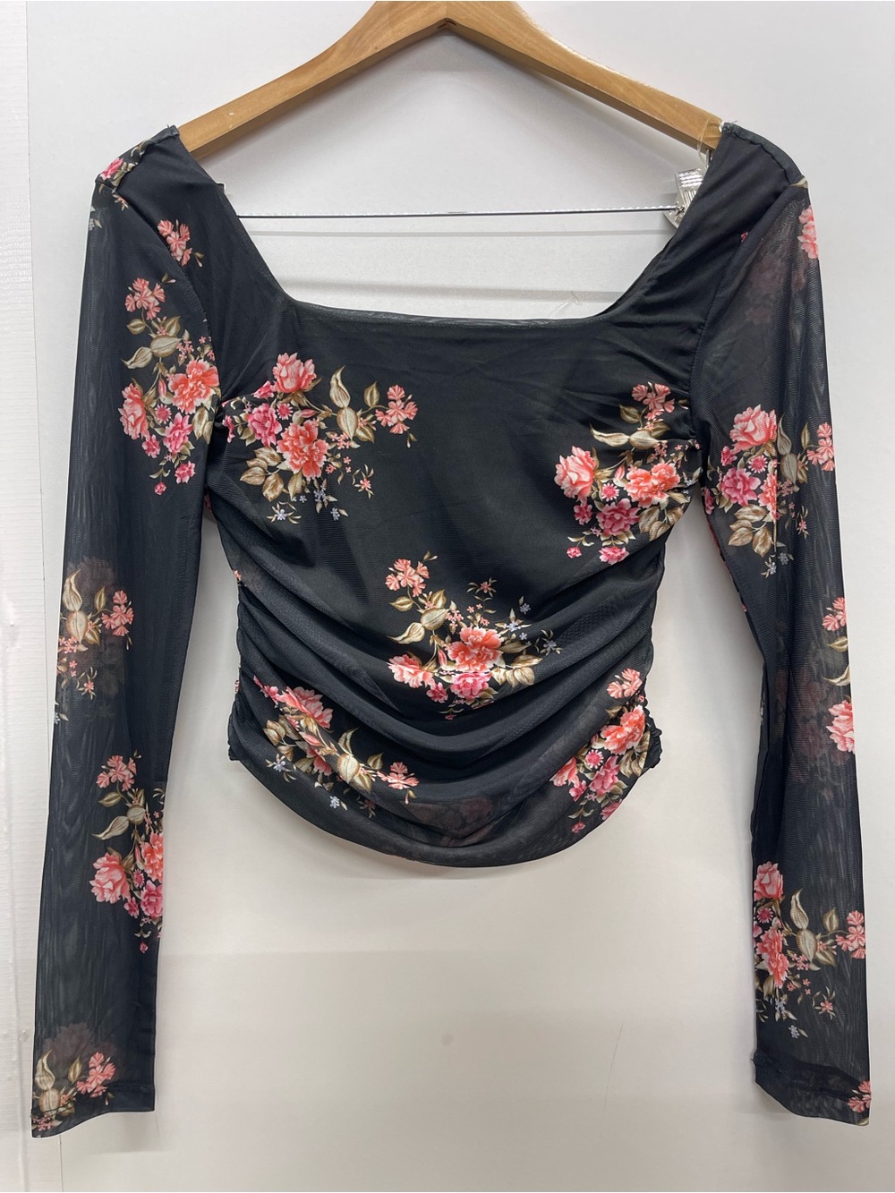 Hesperus Black Floral Ruched Long-Sleeve Women’s Top